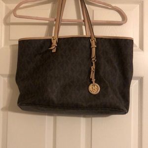 Michael Kors tote ✨BLACK FRIDAY SALE✨